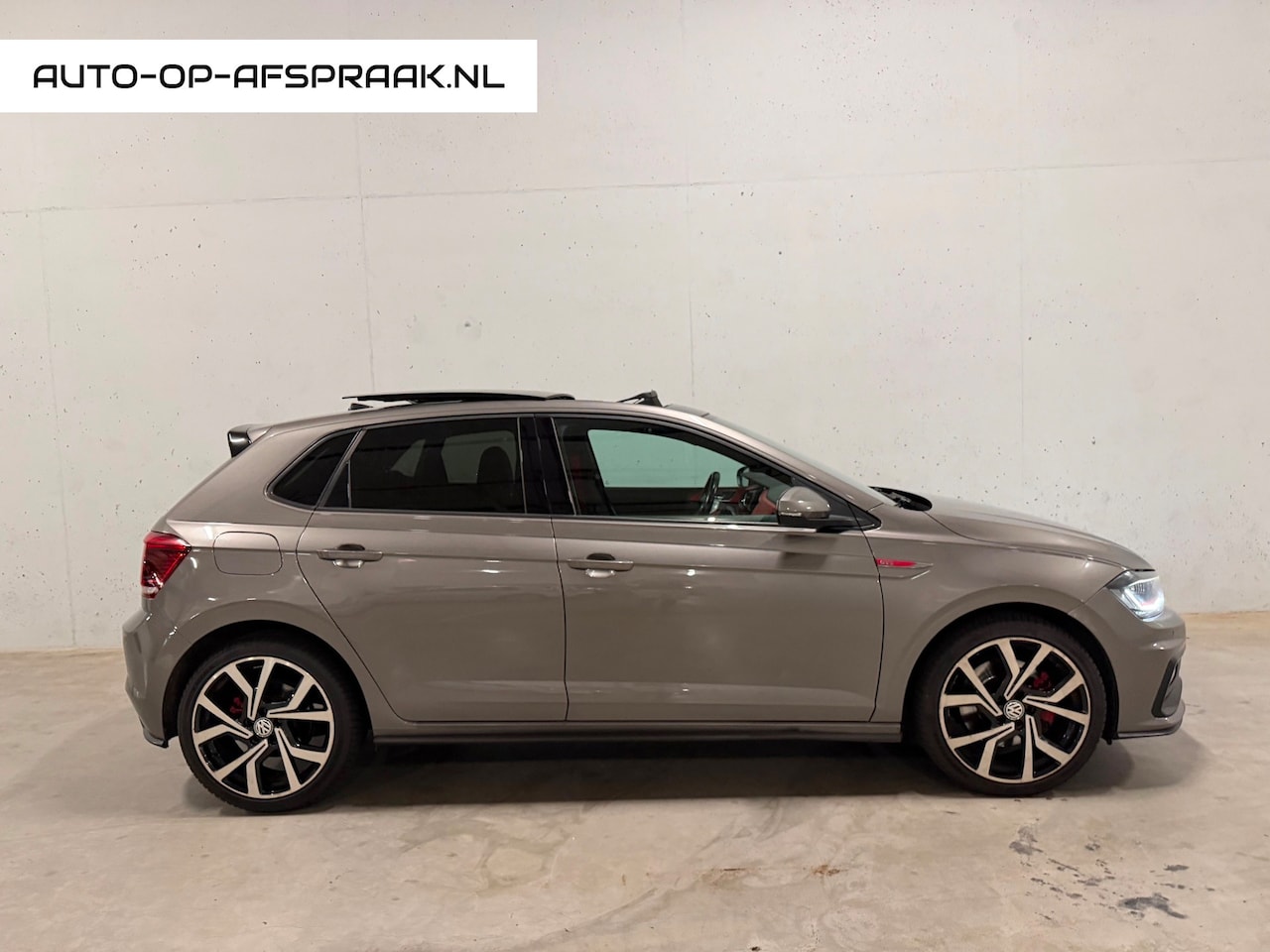 Volkswagen Polo - 2.0 TSI GTI Virtual Pano Aut. Camera Stoelv. - AutoWereld.nl