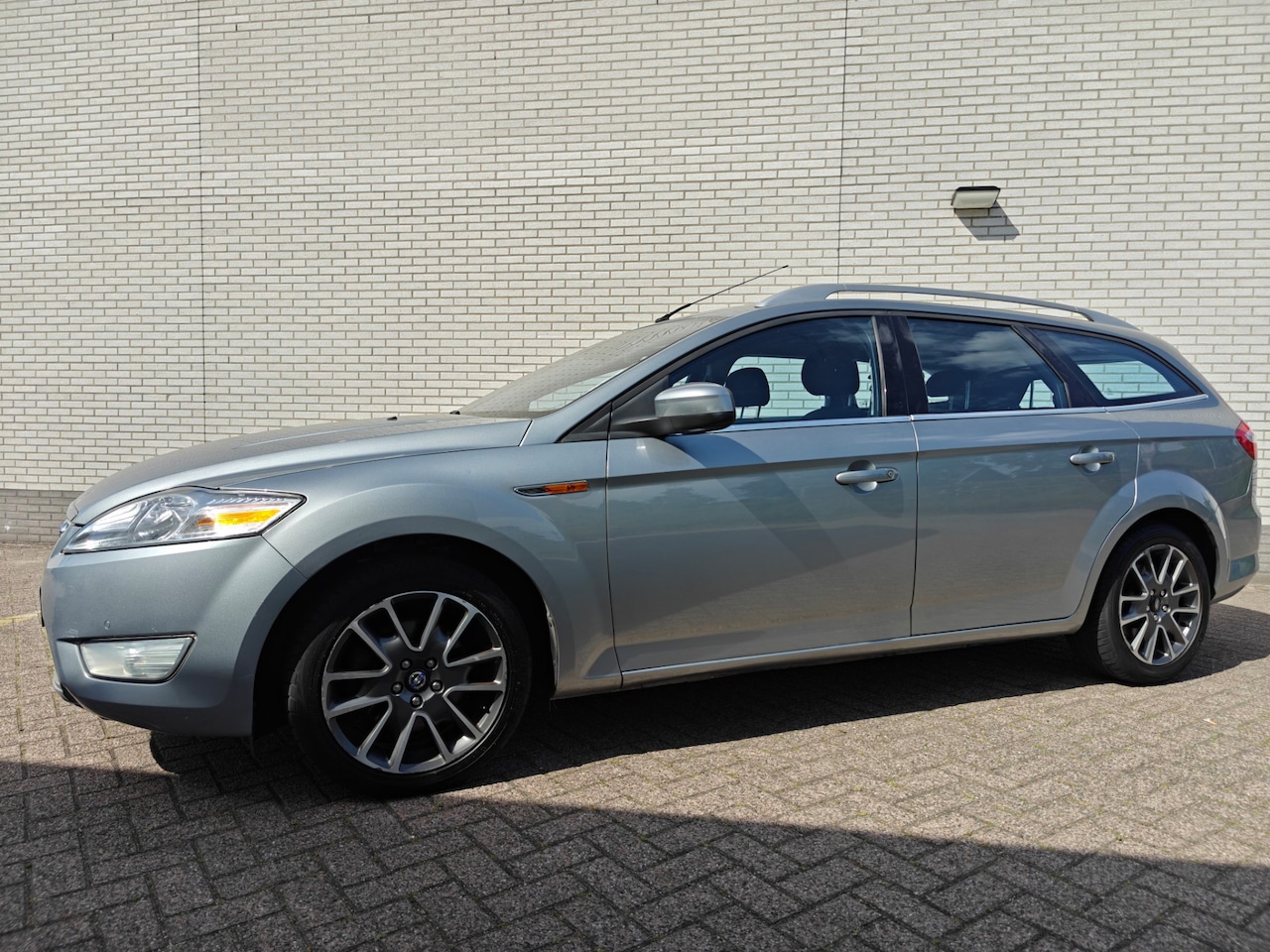 Ford Mondeo Wagon - 2.0-16V Limited / Trekhaak / Airco / Trekhaak / Nieuwe APK ! - AutoWereld.nl