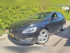 Volvo V60 - 2.4 D6 Twin Engine Momentum