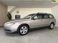 Volvo V70 - 2.5T Summum Airco, Trekhaak, Half leder, LMV TOPAUTO