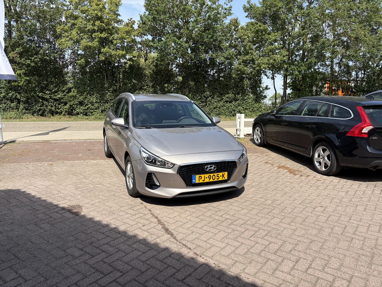 Hyundai i30 Wagon - 1.4 T-GDI Comfort CAMERA CARPLAY CLIMA NAVI - AutoWereld.nl