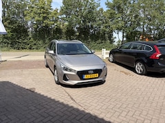 Hyundai i30 Wagon - 1.4 T-GDI Comfort CAMERA CARPLAY CLIMA NAVI