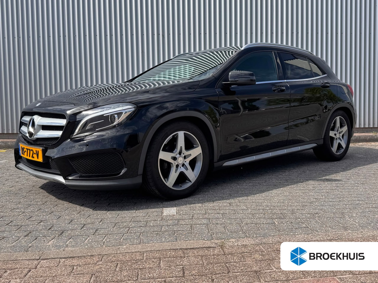 Mercedes-Benz GLA-Klasse - 180 AMG Night Edition Plus Automaat | Afneembare Trekhaak | Navigatie | Camera | Cruise Co - AutoWereld.nl