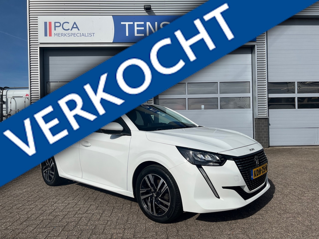 Peugeot 208 - 1.2 100PK PureTech Allure Pack | Afneembare Trekhaak | Camera | Cruisecontrol - AutoWereld.nl