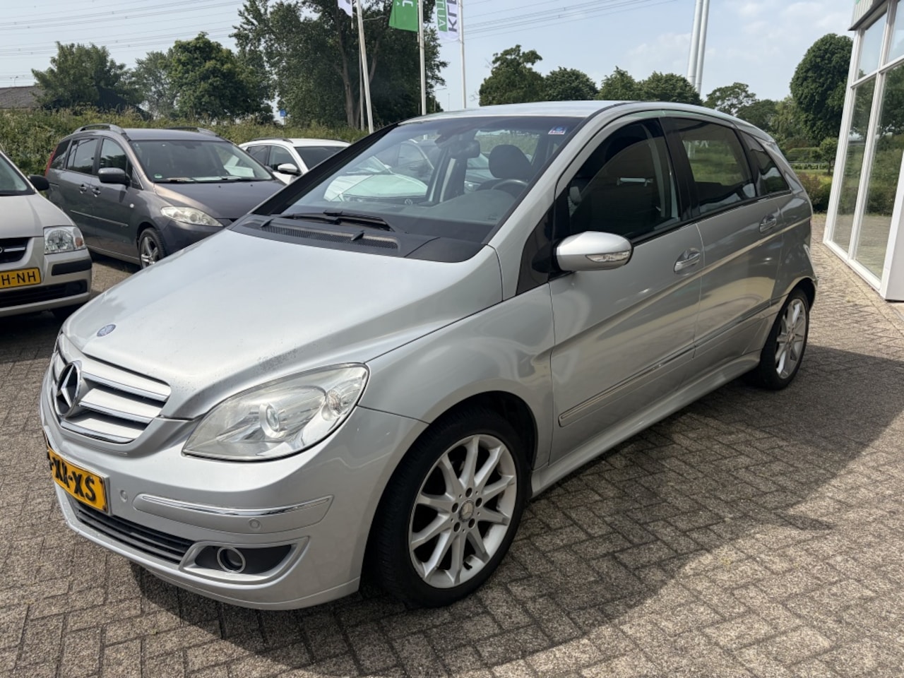 Mercedes-Benz B-klasse - 170 Automaat. Lage km stand (HANDEL / EXPORT) - AutoWereld.nl