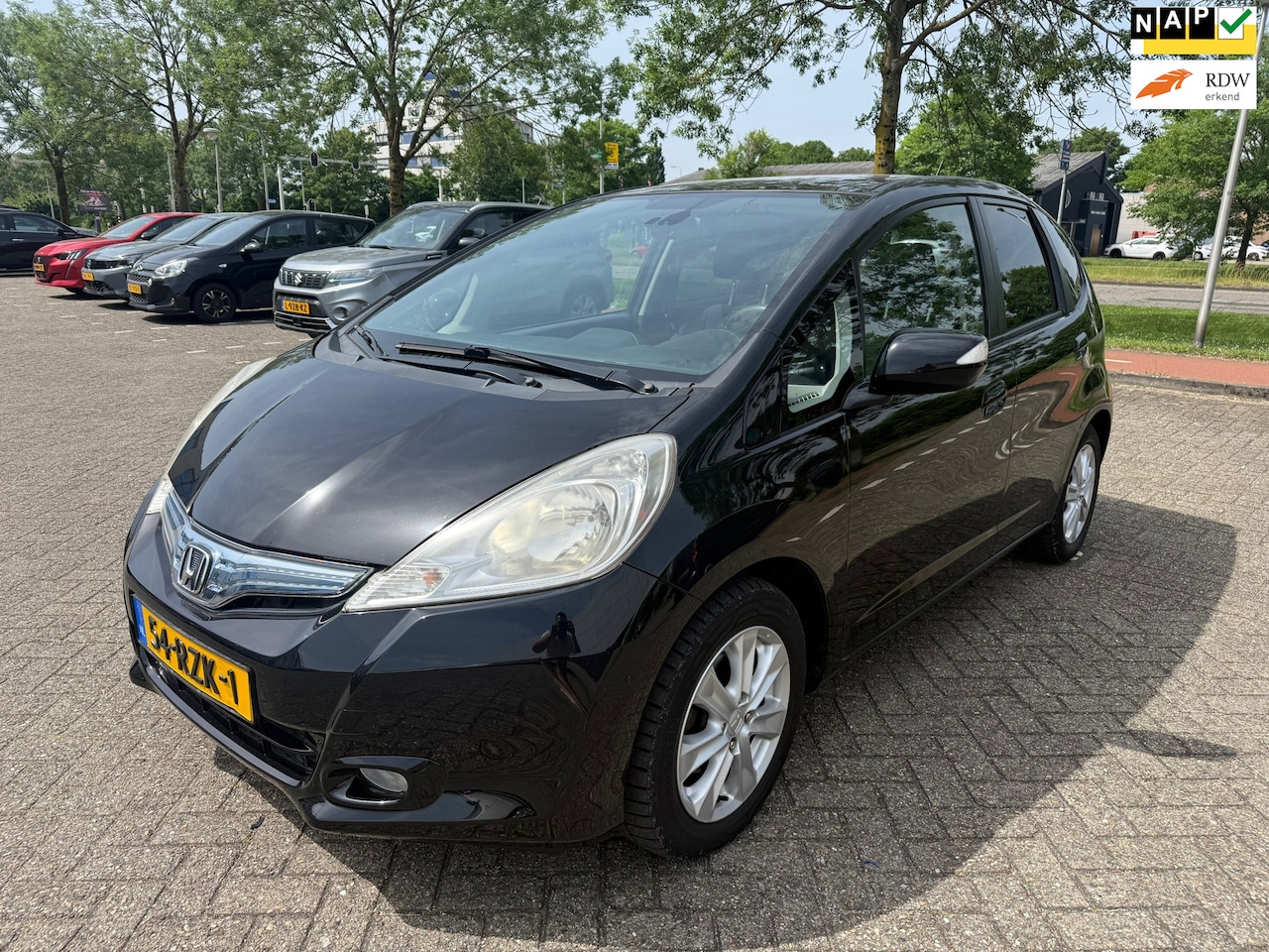 Honda Jazz - 1.4 Hybrid Elegance / AUTOMAAT / AIRCO / APK / NAP / PANO / BOEKJES / ZEER NETTE AUTO!!! - AutoWereld.nl