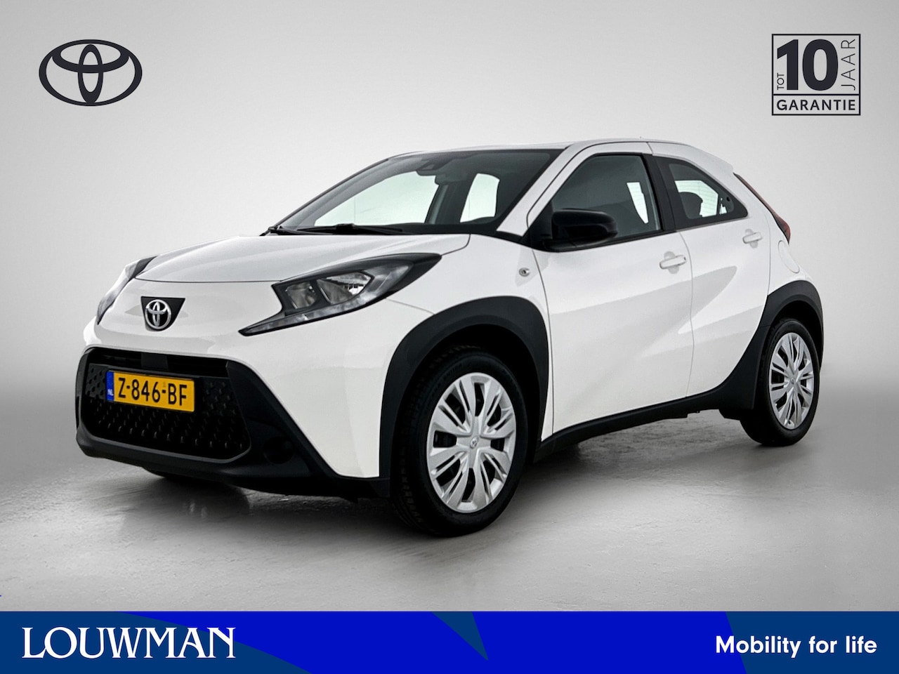 Toyota Aygo X - 1.0 VVT-i MT Play | Fietsendrager Beugel | Airco | Achteruitrijcamera - AutoWereld.nl
