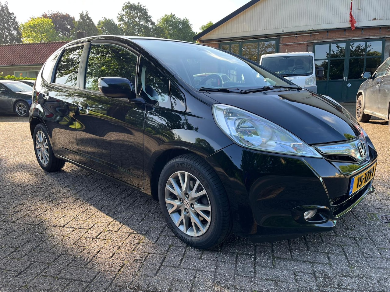 Honda Jazz - Hybrid 1.4 i-VTEC 102pk CVT Business Mode - AutoWereld.nl