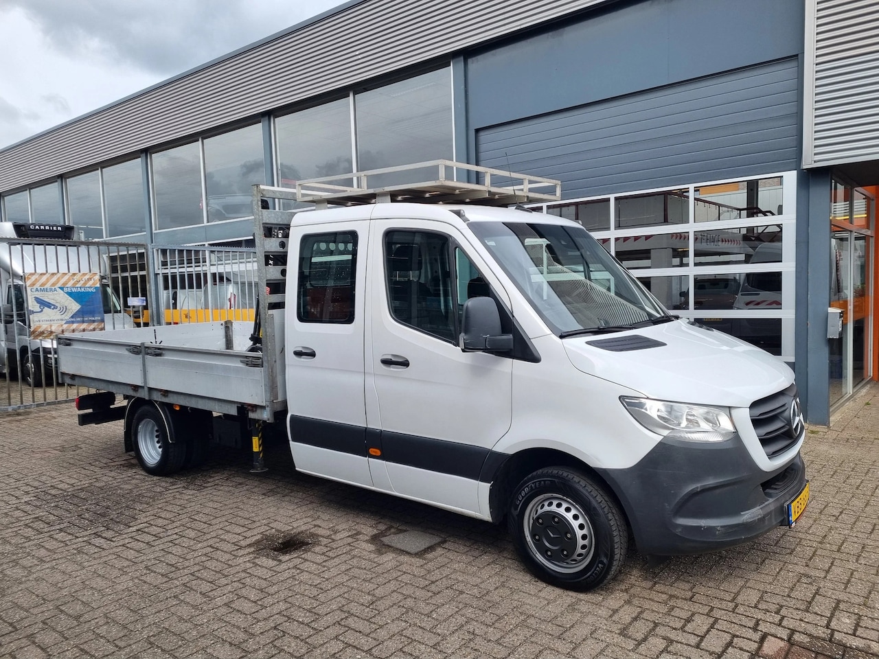 Mercedes-Benz Sprinter - 514 CDI DoKa Pritsche/ 6 Pers./ Kraan 1000kg GVW 3500 kg - AutoWereld.nl