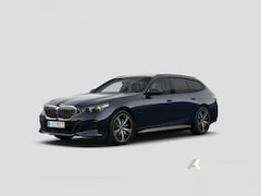 BMW 5-serie Touring - 530e xDrive M Sport | Panorama | Head-Up | Stoelventilatie | Memory | Driving Ass. Prof. |