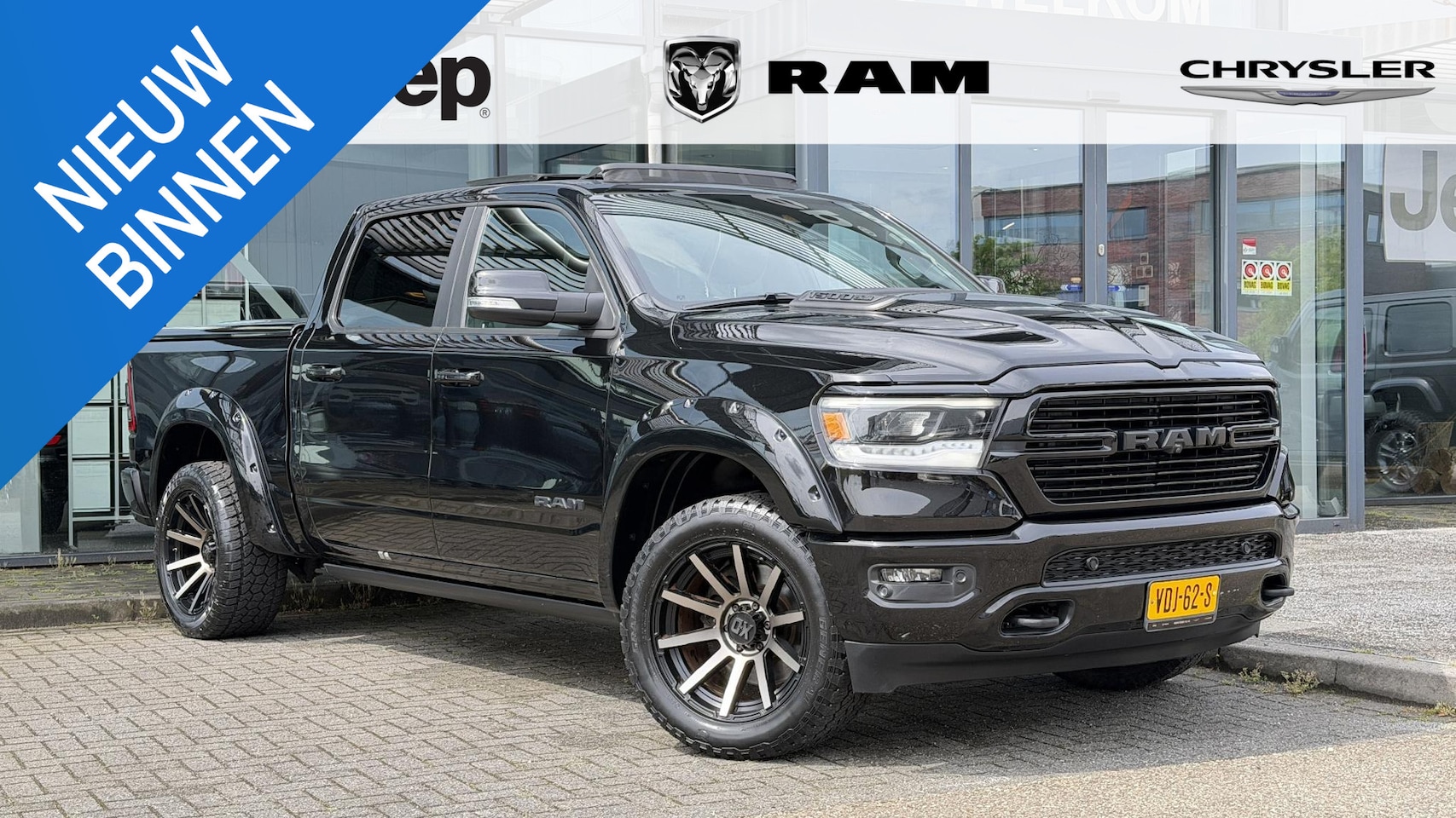 Dodge Ram 1500 - 5.7 V8 4x4 Crew Cab Laramie 5.7 V8 4x4 Crew Cab Laramie - AutoWereld.nl