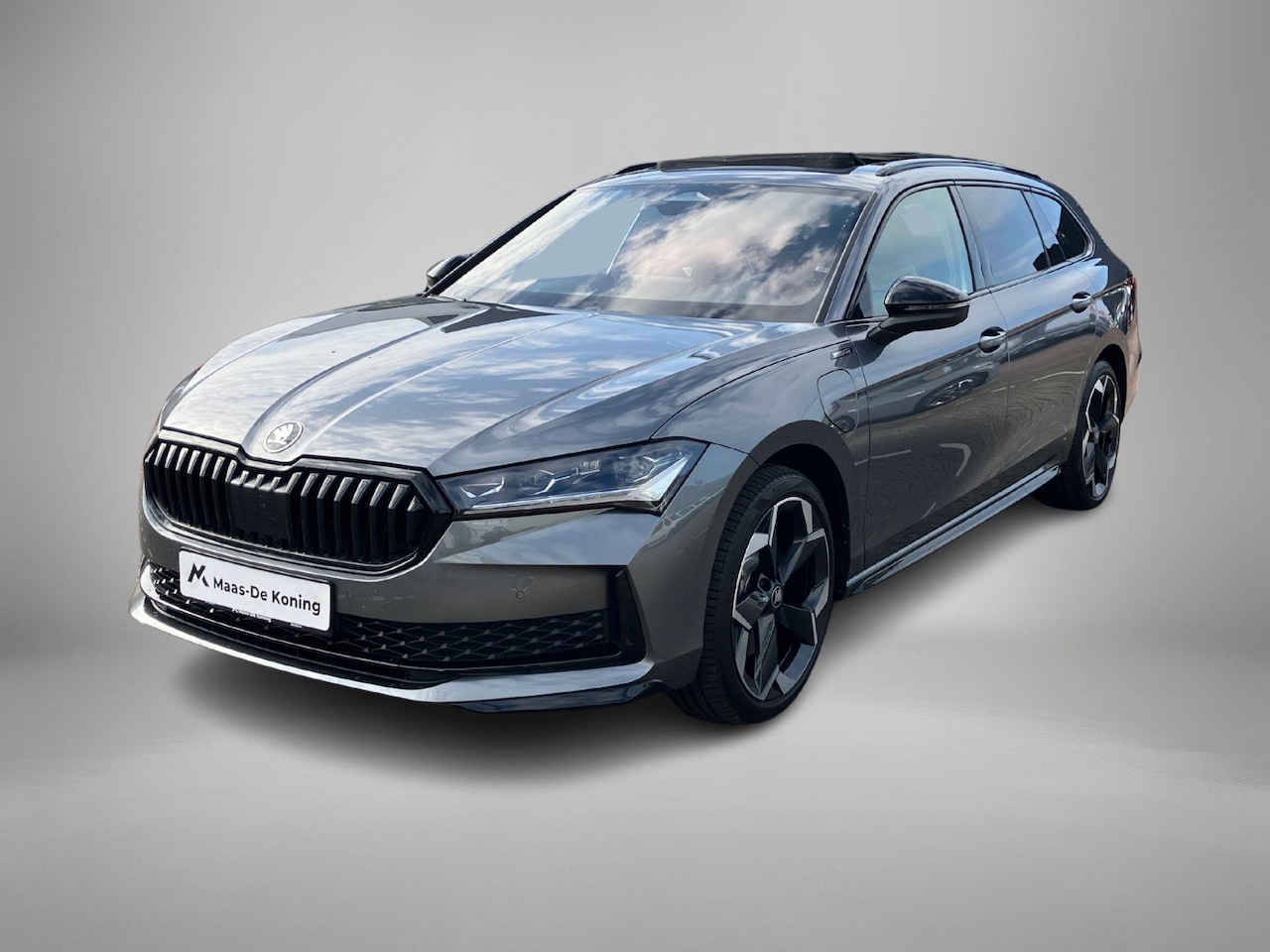 Skoda Superb - 1.5TSI PHEV 150kW/204PK Sportline DSG · Panoramadak · Trekhaak · Navigatie · Garantie t/m - AutoWereld.nl