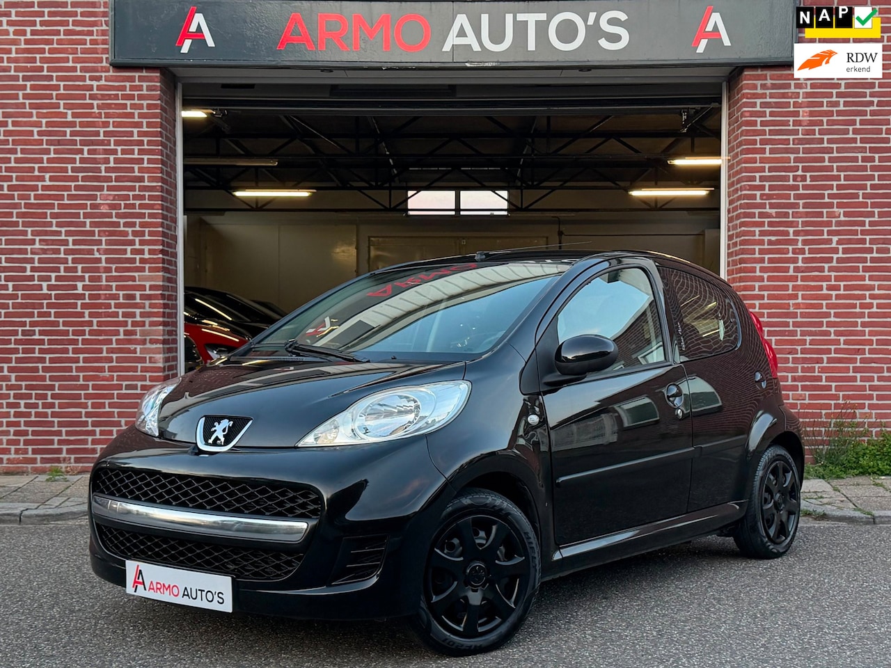 Peugeot 107 - 1.0-12V Urban Move | Airco | Rijklaar - AutoWereld.nl