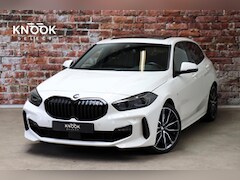 BMW 1-serie - 118i High Executive M Sport Pakket Automaat / Live Cockpit Professional / Panoramadak / Li