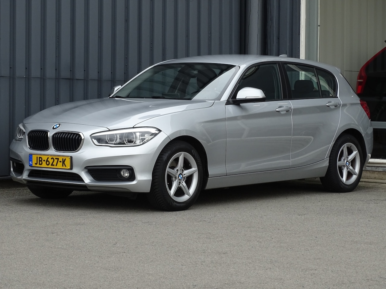 BMW 1-serie - 118i Corporate Lease Essential Automaat | LED | Navi - AutoWereld.nl