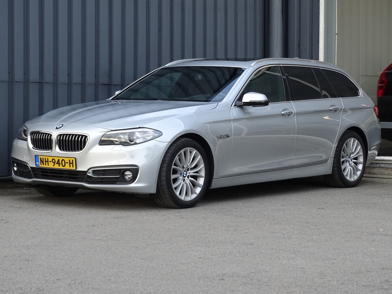 BMW 5-serie Touring - 520d Luxury Edition 520d Luxury Edition - AutoWereld.nl