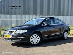 Volkswagen Passat - 2.0 FSI Comfort|Clima|Trekhaak|Apk 1-2027