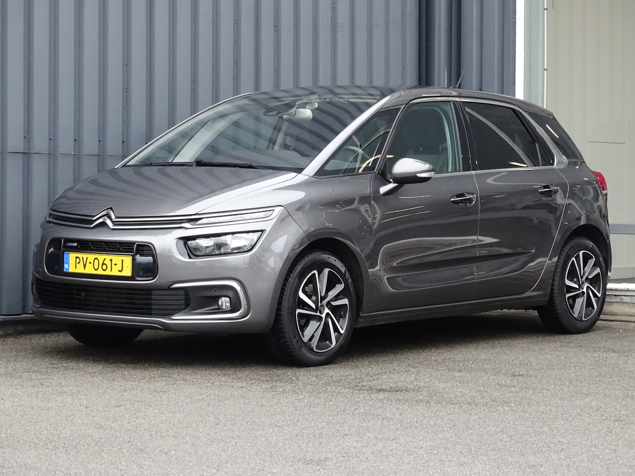 Citroën C4 Picasso - 1.2 PureTech Shine Automaat | Camera | trekhaak - AutoWereld.nl