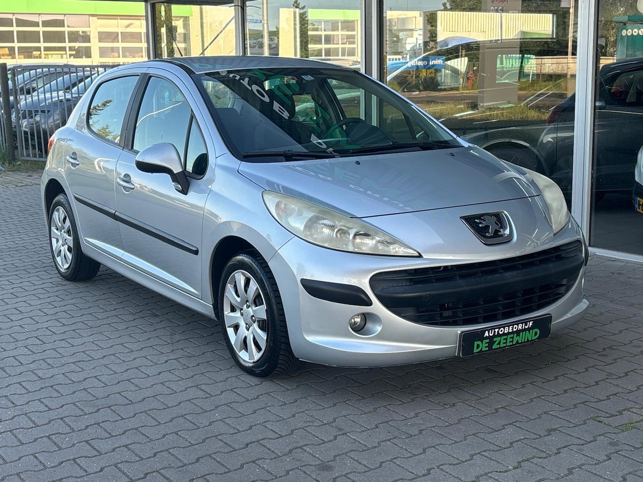 Peugeot 207 - 1.4-16V Color-line 1.4-16V Color-line - AutoWereld.nl