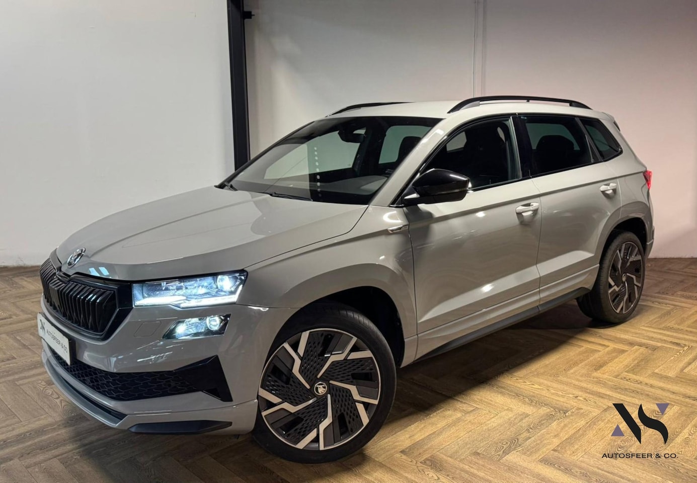 Skoda Karoq - 1.5 TSI ACT Sportline Business KEYLESS CAM SFEER - AutoWereld.nl
