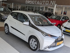 Toyota Aygo - 1.0 VVT-i x-play Airco, Stuurbekrachtiging