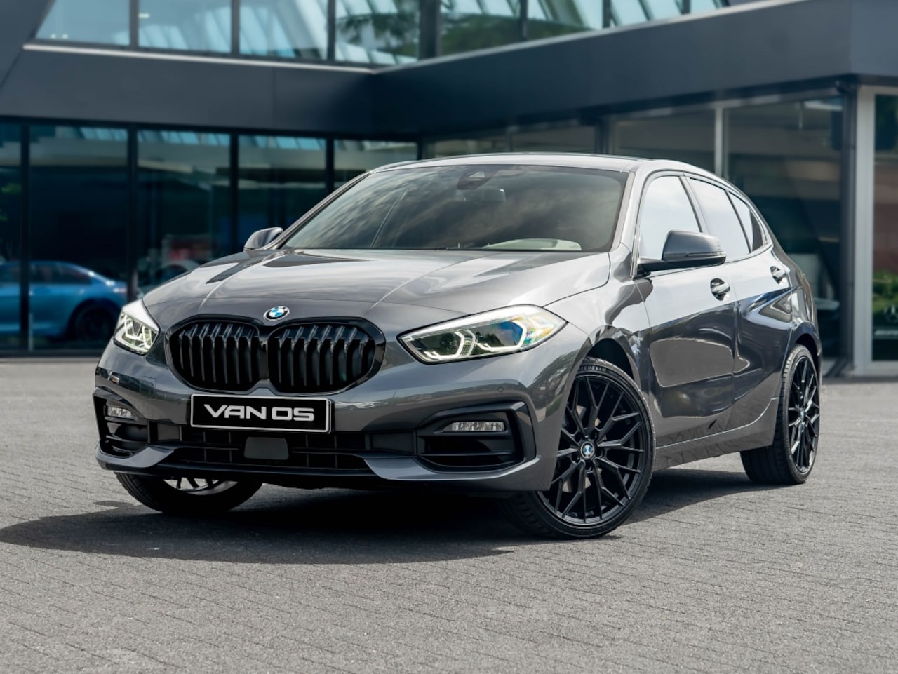 BMW 1-serie - 118i Executive Edition | Shadow | Trekhaak | 19 Inch - AutoWereld.nl