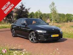 BMW 5-serie - 530e Business Edition Plus | Panoramadak | Sfeerverlichting | Laser LED | Apple Carplay |