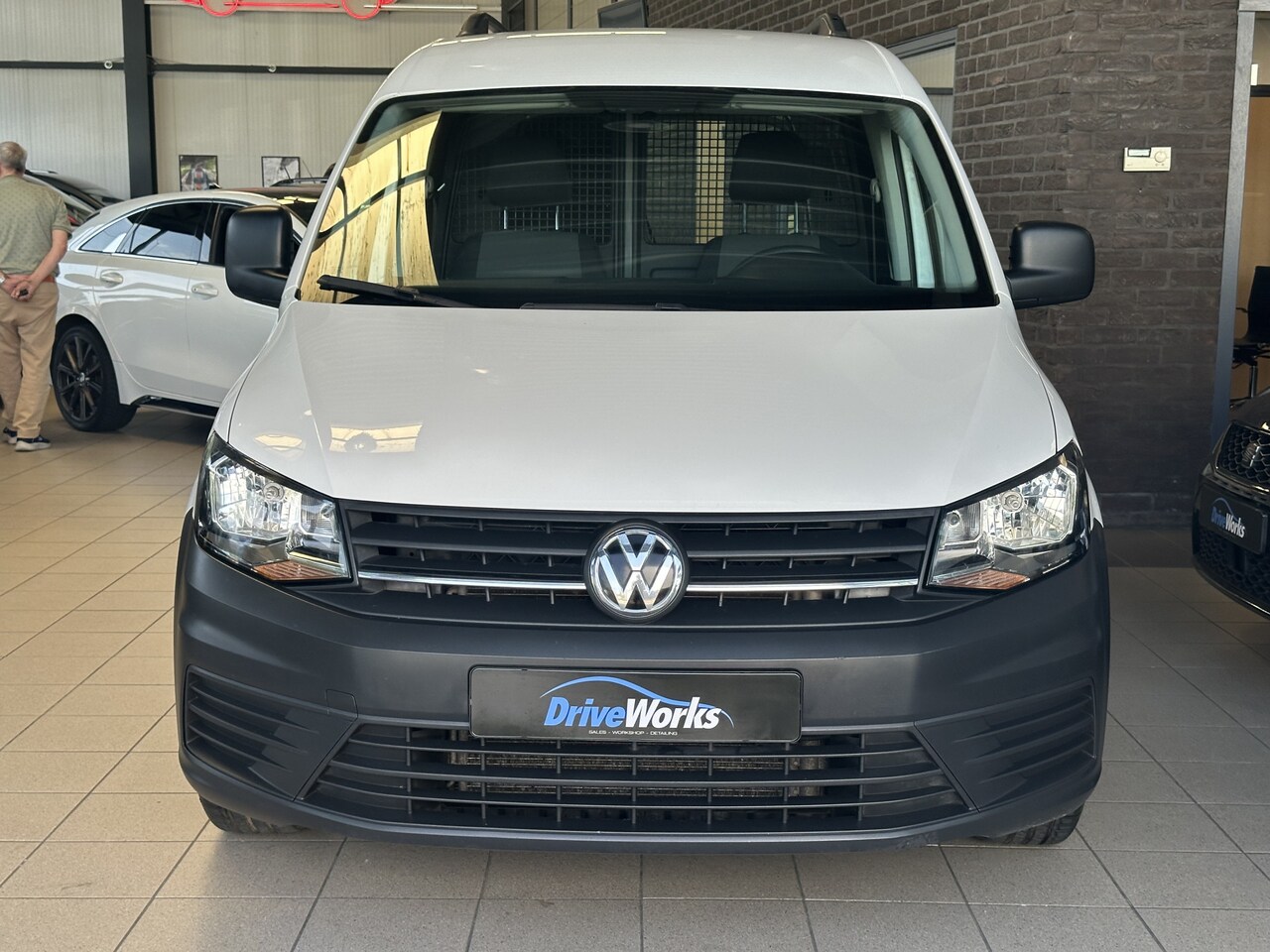 Volkswagen Caddy - 2.0 TDI L1H1 BMT Trendline | NAVI | Interesse in een bezichtiging of proefrit, bel of app - AutoWereld.nl