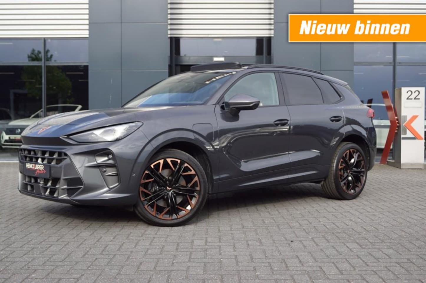 CUPRA Terramar - VZ Performance 1.5 e-Hybrid 272pk /Panodak /Trekhaak /20 inch/Head-Up/Leer/Sennheiser/360g - AutoWereld.nl
