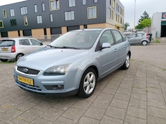 Ford Focus - 2.0-16V TITANIUM