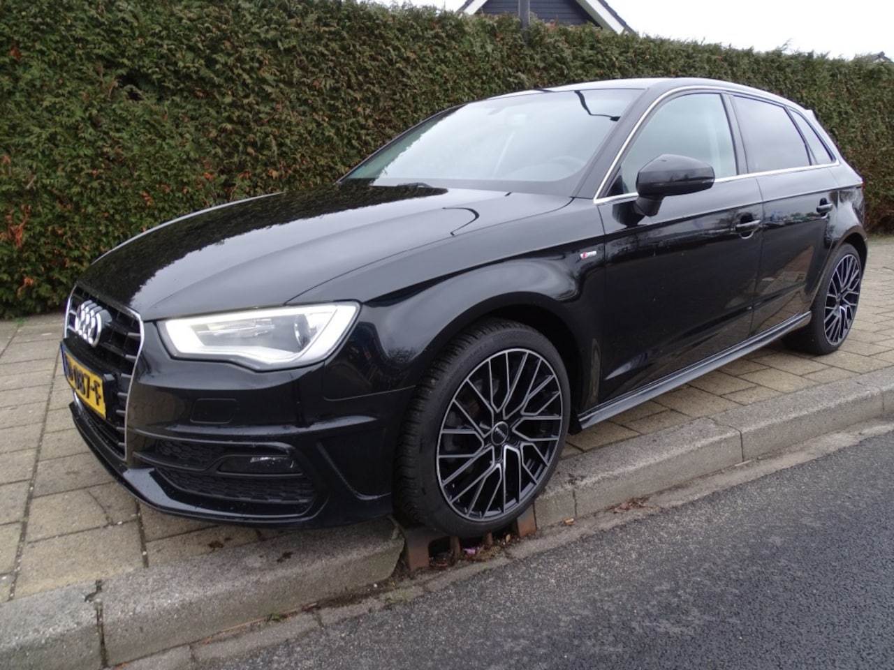 Audi A3 - 1.2 TFSI ADRENALIN - 110 Pk-Navi-Cruise-LED-Blth-Media-PDC-Came - AutoWereld.nl