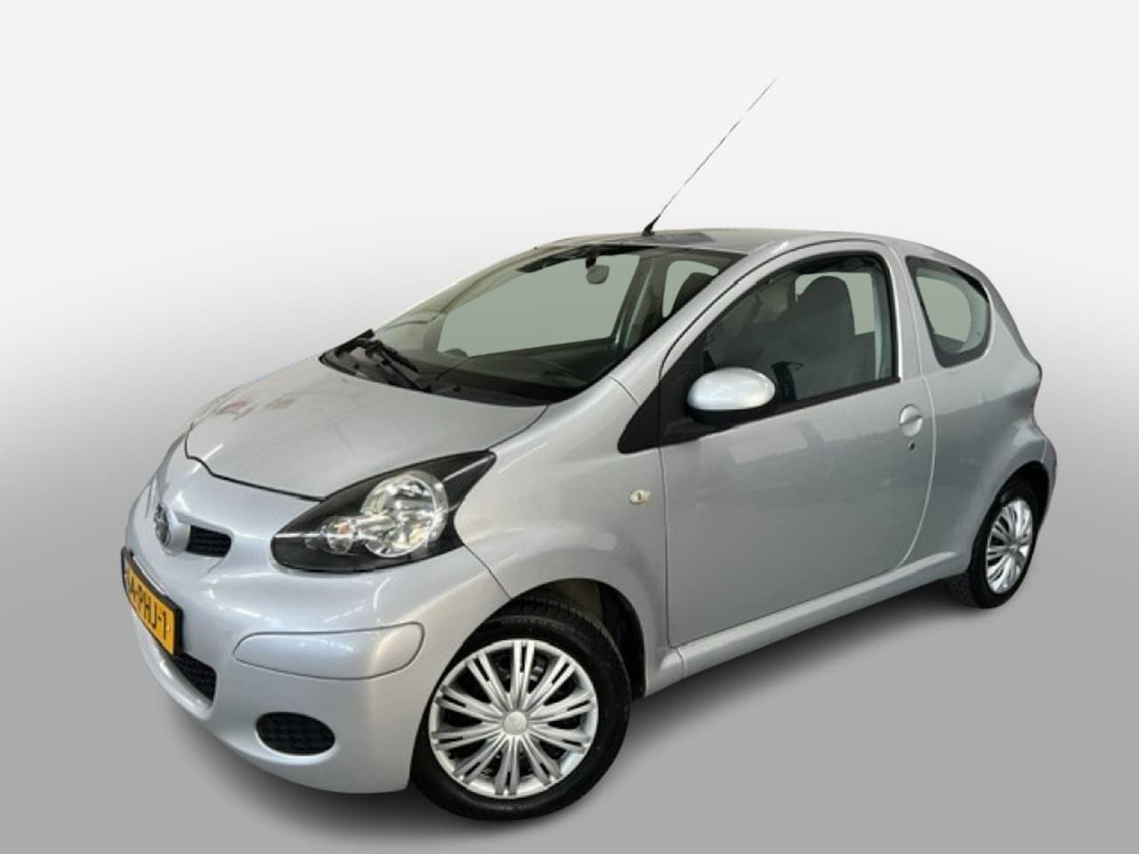 Toyota Aygo - 1.0-12V Access 1.0-12V ACCESS, APK 03-2027, nieuwe banden, lage maanlasten - AutoWereld.nl