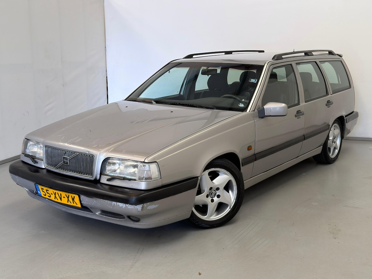 Volvo 850 - T5 2.0 / 5-cil / Opknapper / Trekhaak / Stoelverwarming - AutoWereld.nl