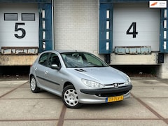 Peugeot 206 - 1.1 X-Design (5 Deur + NEW Koppeling + APK)