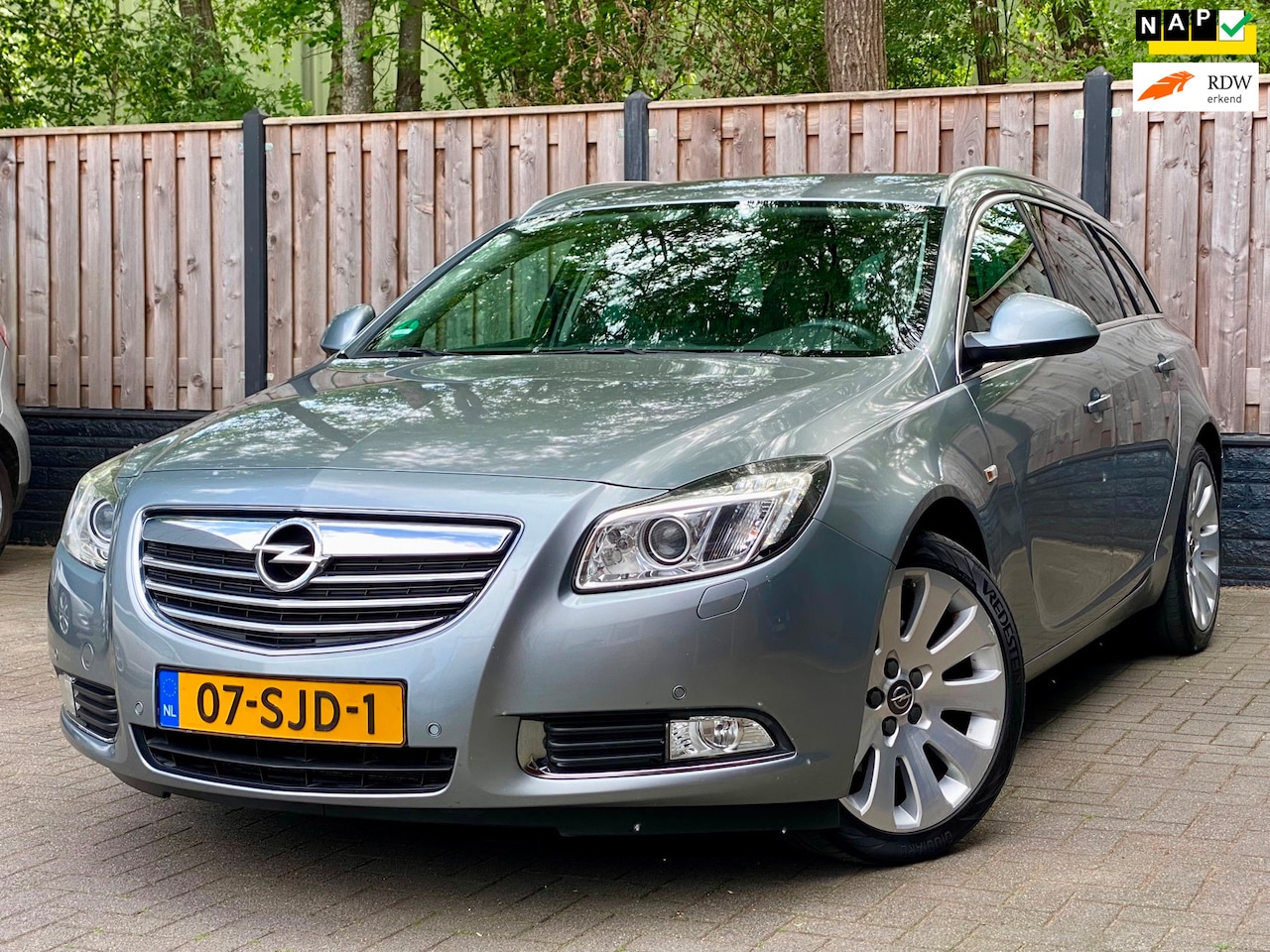 Opel Insignia Sports Tourer - 1.6 T Cosmo 1e Eigenaar I NL Auto I DEALER ONDERHOUDEN I NAVI I TREKHAAK I - AutoWereld.nl