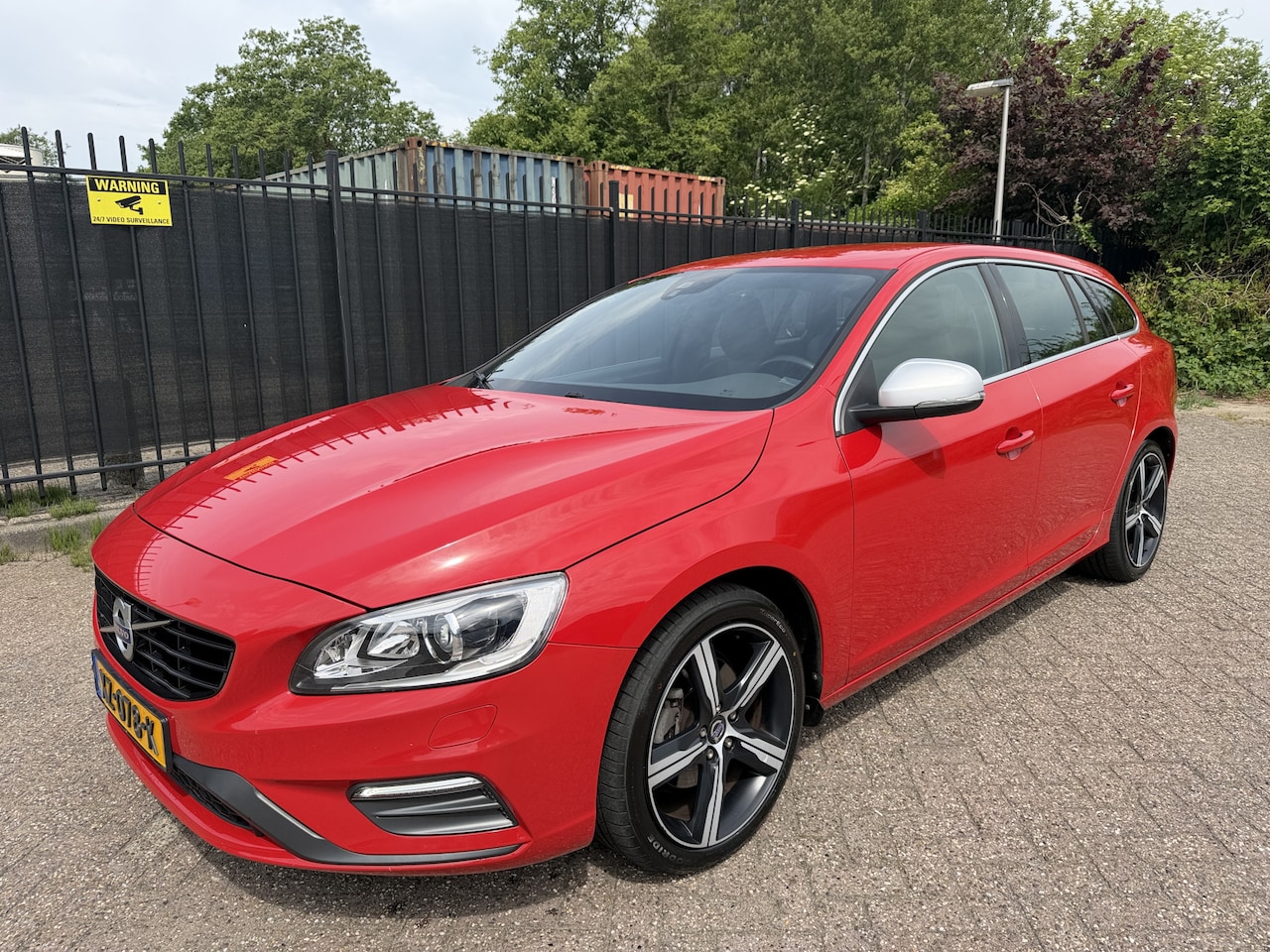 Volvo V60 - 2.0 T4 Autom/Tiptr R-Design Alcantara/Stoelverw/Clima/Cruise - AutoWereld.nl