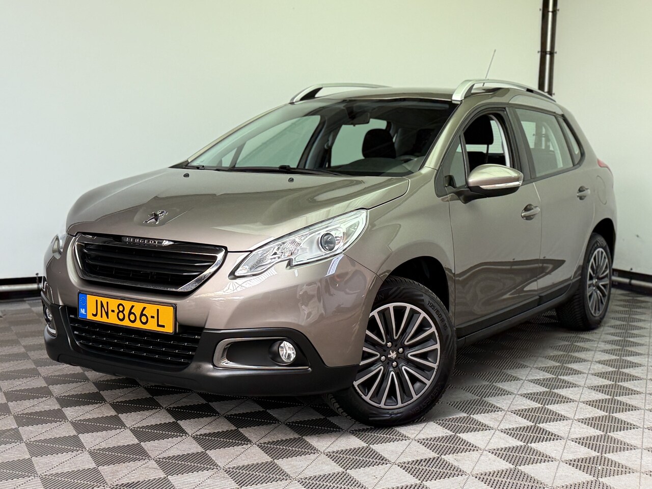 Peugeot 2008 - 1.2 PureTech Blue Lion Navi NW Distributie NL Auto - AutoWereld.nl