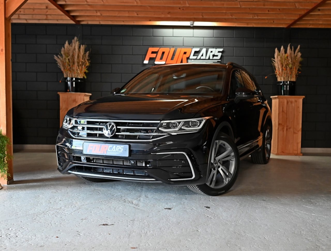 Volkswagen Tiguan - 1.5 TSI R-Line Business 1.5 TSI R-Line Business+ - AutoWereld.nl