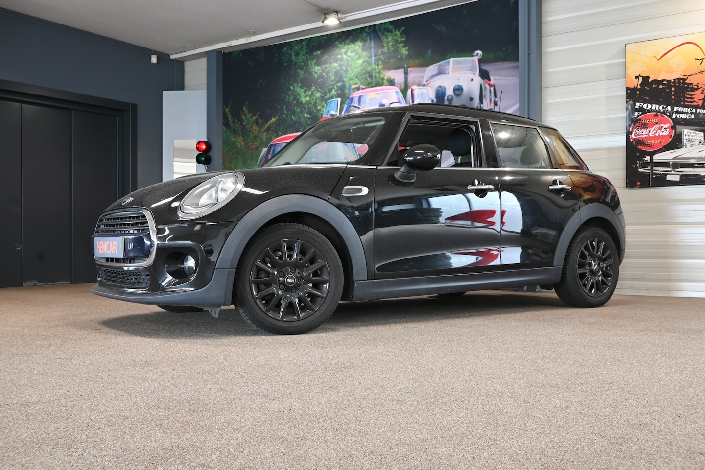 MINI 5-Deurs - 1.5 Cooper Pepper Business - AutoWereld.nl