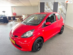 Toyota Aygo - 1.0-12V Apk Nieuw, Airco, E-Ramen, Lm zwarte velgen, N.A.P, Radio-CD-Aux-Bluetooth, 2 sleu