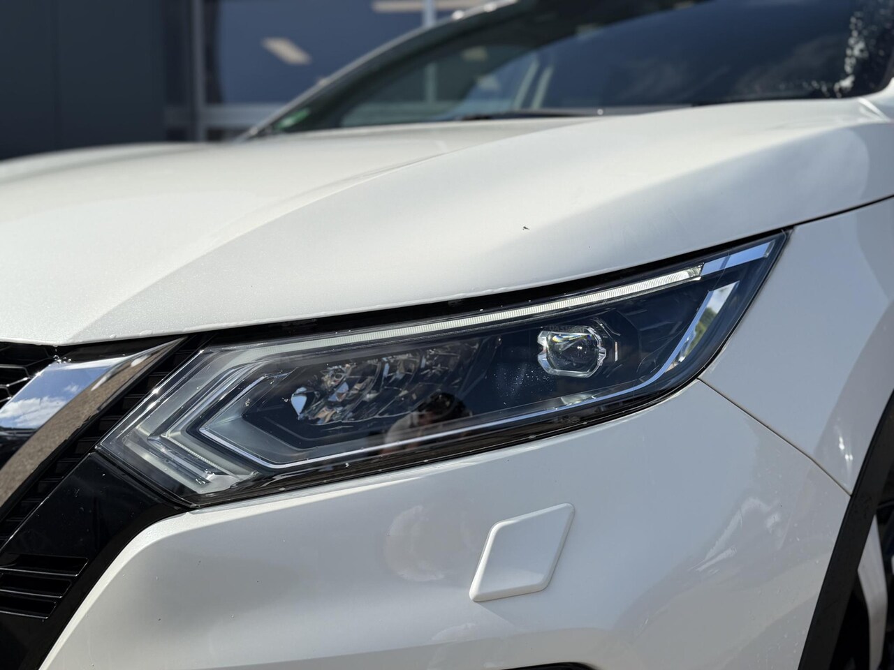 Nissan Qashqai - 1.3 DIG-T Tekna - Navigatie - 360 Camera - Stoelverwarming - Trekhaak - AutoWereld.nl