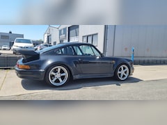 Porsche 911 - 3.2 Coupé Carrera