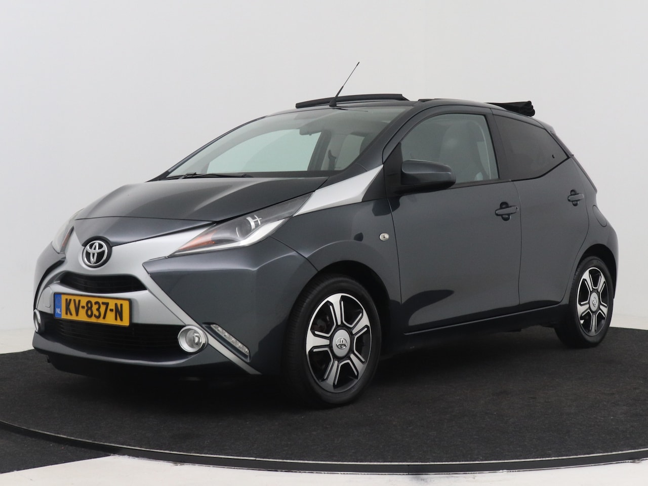 Toyota Aygo - 1.0 VVT-i x-clusiv Erdie - AutoWereld.nl