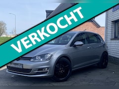 Volkswagen Golf - 1.0 TSI Business Edition Connected/ Clima/ LED/ PDC/ Privacyglass
