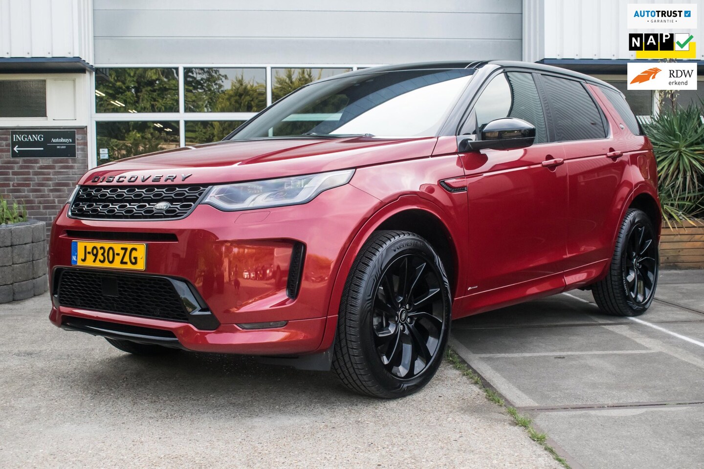 Land Rover Discovery Sport - P300e 1.5 R-Dynamic Black Pack HSE NL-auto [ 1e Eigenaar Pano Adaptive Cruise Meridian Tre - AutoWereld.nl