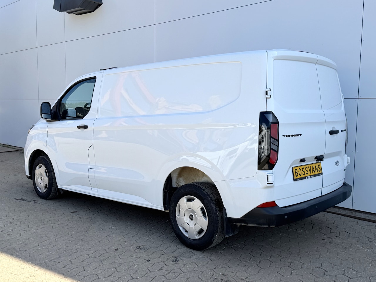 Ford Transit Custom - 2.0 TDCI 140PK AWD Automaat L1H1 4x4 LED Adaptieve Cruise Carplay Camera Navigatie Parkeer - AutoWereld.nl