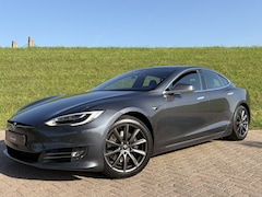 Tesla Model S - Long Range 1e Eigenaar | Origineel NL Auto | AutoPilot 3.0 | Trekhaak | 4x Nieuwe Michelin