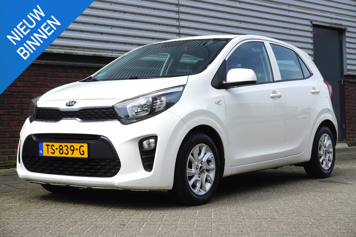 Kia Picanto - 1.0 CVVT ComfortPlusLine Navigator/Carplay/Camera/ Allseason banden. - AutoWereld.nl