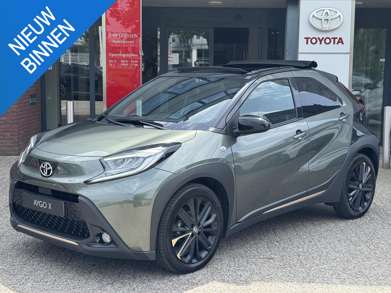 Toyota Aygo X - 1.0 VVT-i MT Premium CABRIO KEYLESS PARK-SENSOREN STOELVERWARMING APPLE/ANDROID LM-VELGEN - AutoWereld.nl