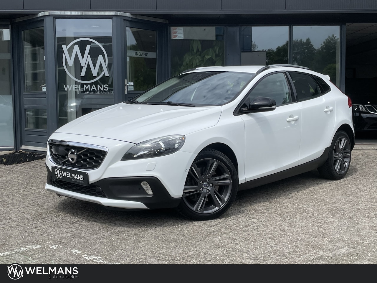 Volvo V40 Cross Country - 2.5 T5 AWD Summum 5-cil | P-camera | 19 inch | Navi - AutoWereld.nl
